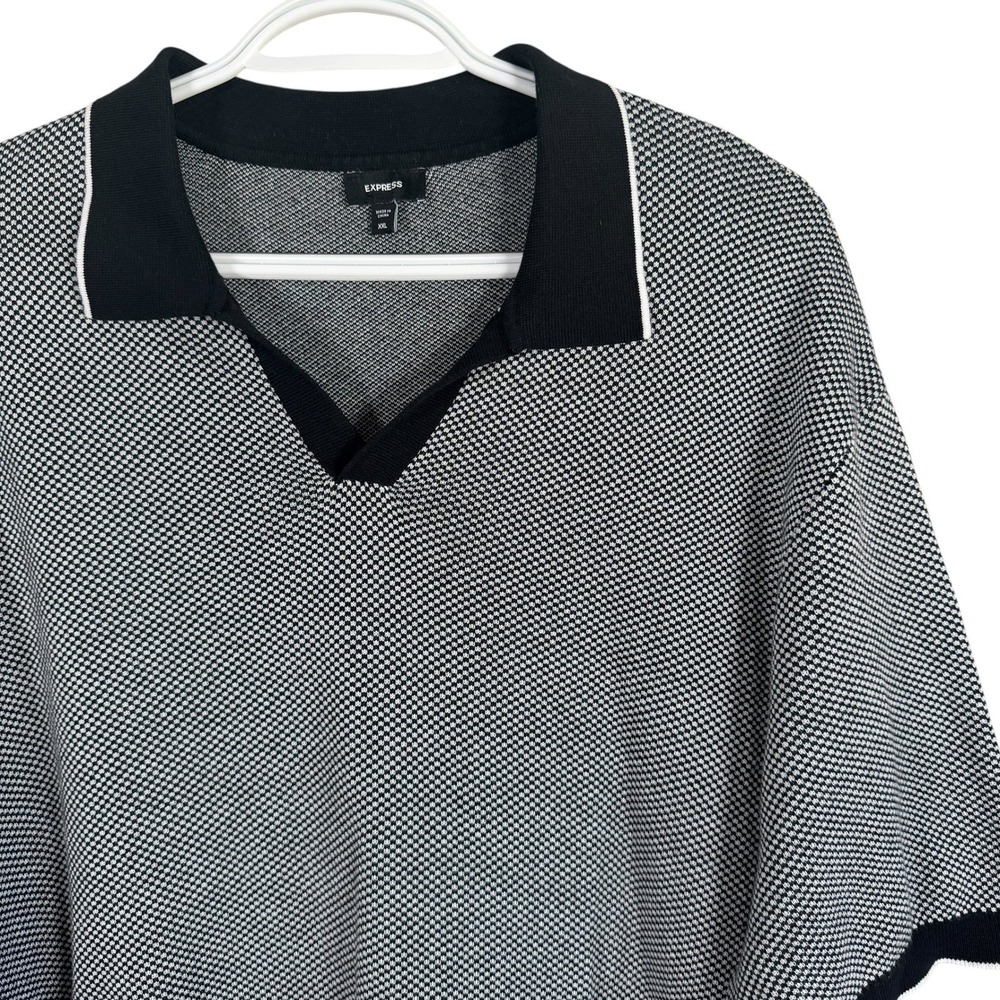 Express Knit Polo Sweater Shirt Mens‎ XXL Black White Geometric S/S V Neck